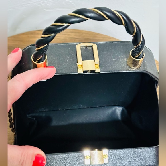 Fashion Bag Letter Print Mini Handbag with Metallic Chain Strap - Picture 4 of 8